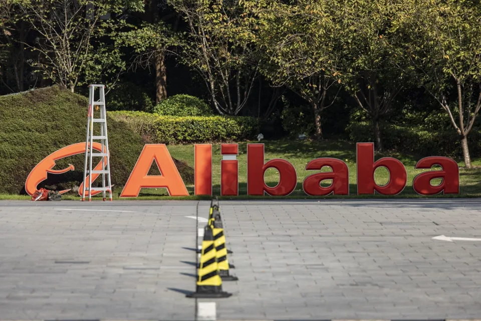 Alibaba’s 80% Loss May Extend on Competition Worries