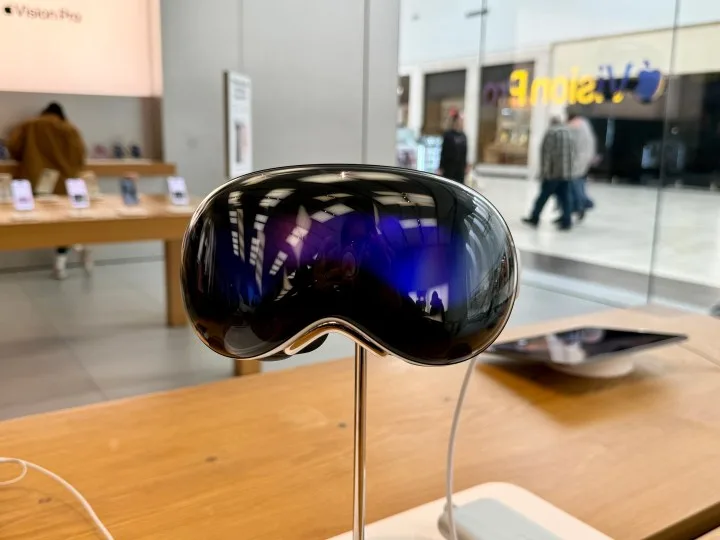 I tried the Apple Vision Pro. Here’s why it won’t replace my iPhone