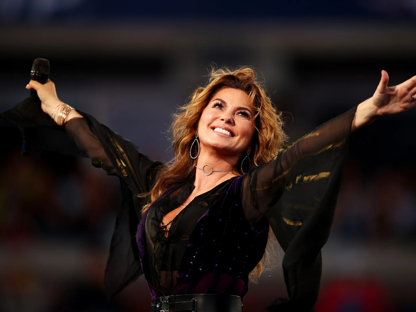 Shania Twain Looks Unrecognizable in This Colorful & Daring New Hair Transformation