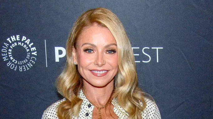 This Is What Kelly Ripa Eats in a Day to Stay Energized at 53